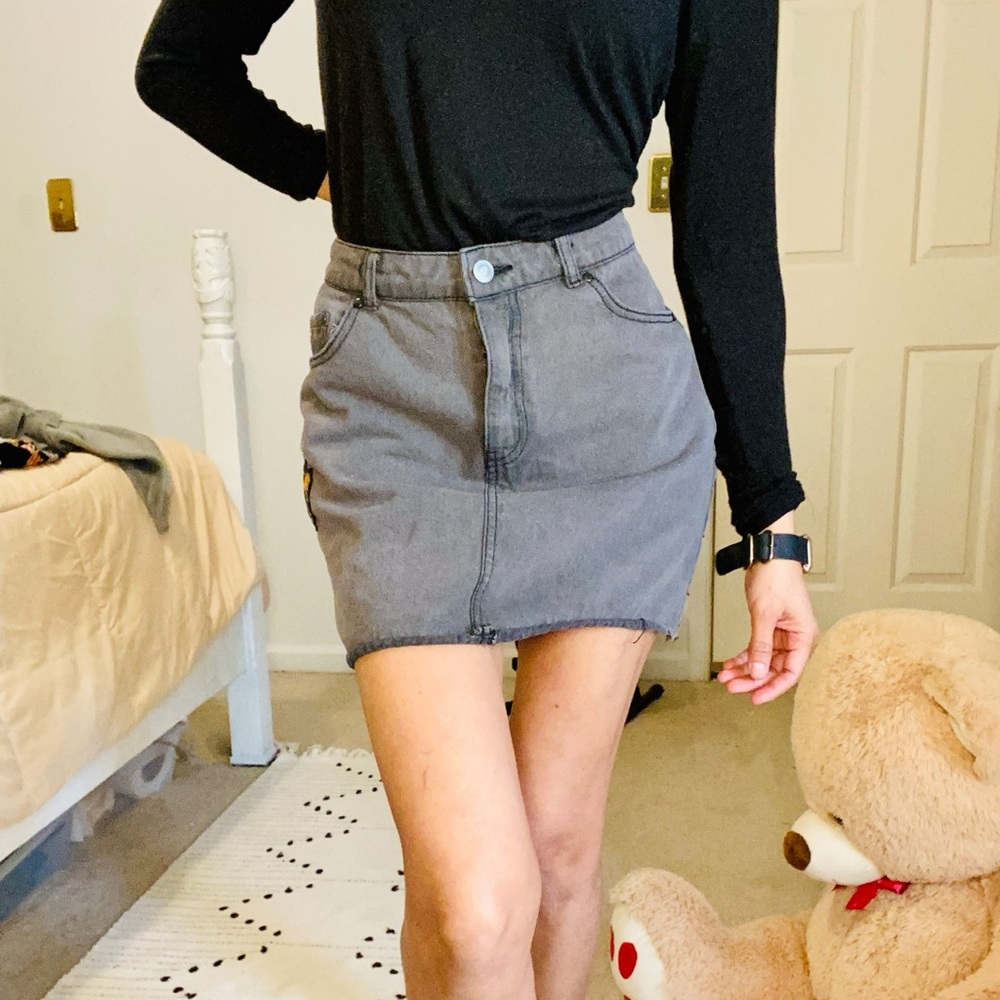 Junk Food Juniors Size 5 Def Leppard Patches Gray Denim Jean Mini Skirt  S (4-6)